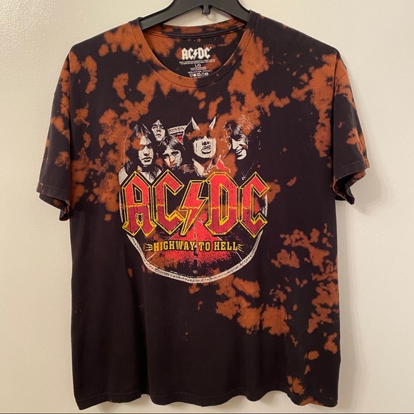AC/DC - Picture 1 of 4